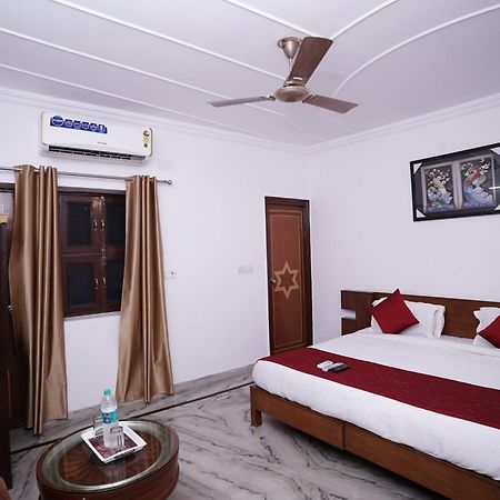 Hotel Lecston @Yashobhoomi Dwarka Sector - 25 Metro Station Delhi (National Capital Territory of India) Exterior foto