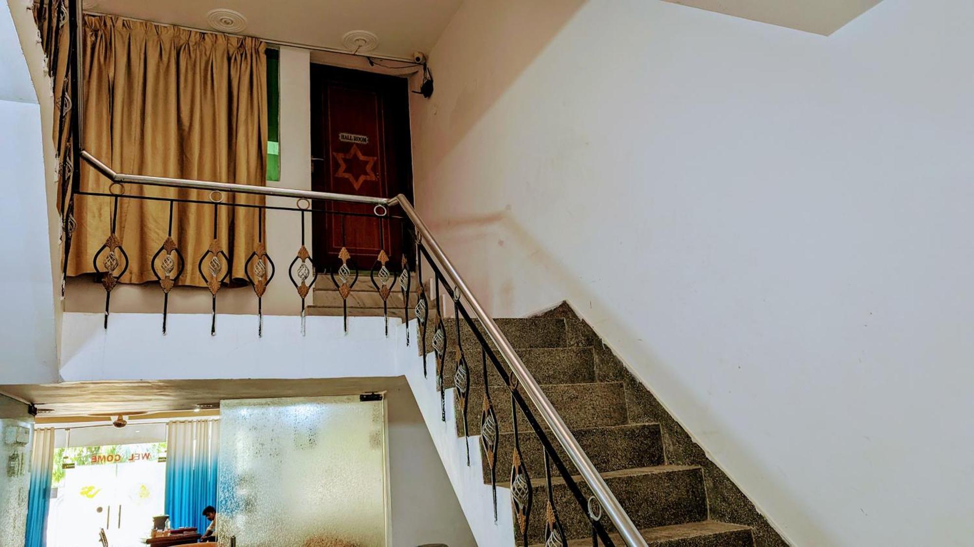 Hotel Lecston @Yashobhoomi Dwarka Sector - 25 Metro Station Delhi (National Capital Territory of India) Exterior foto