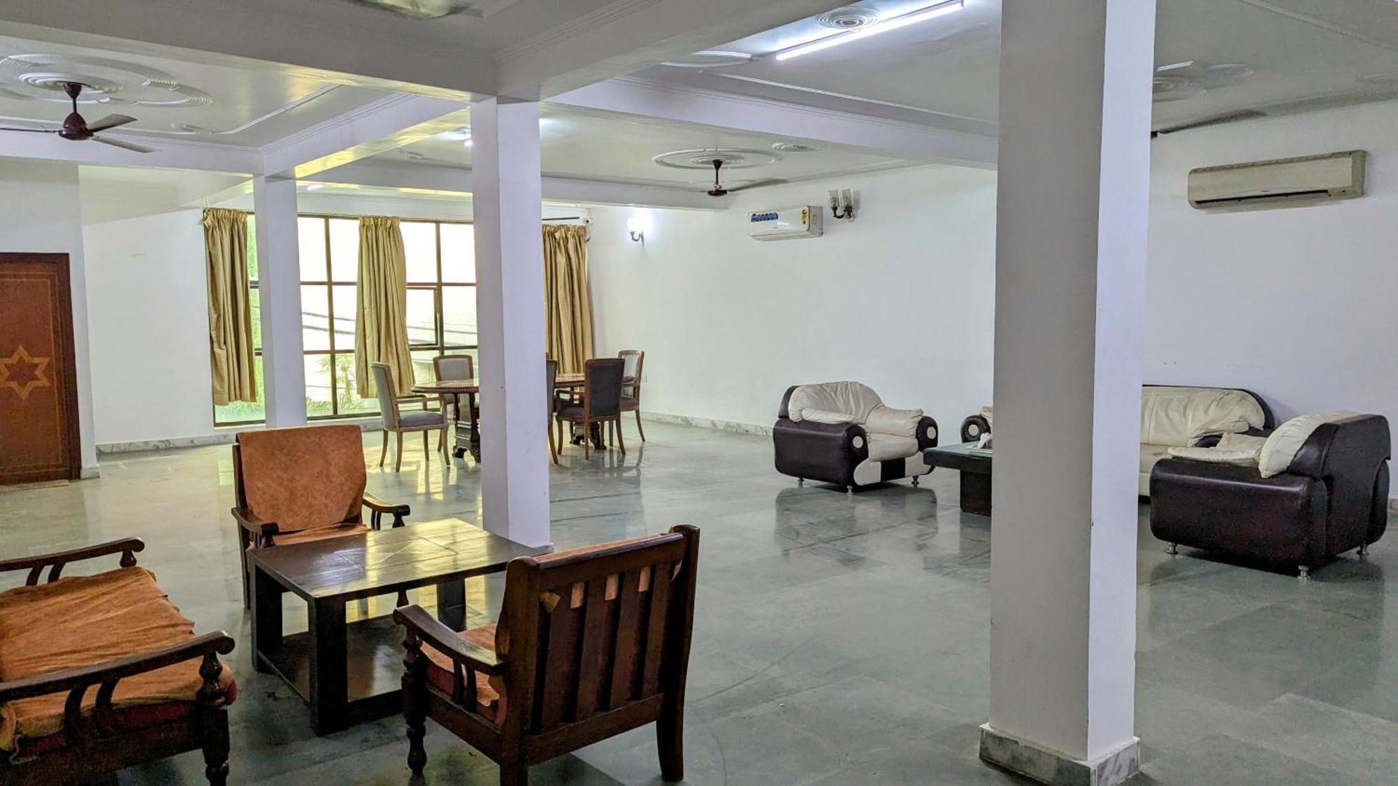Hotel Lecston @Yashobhoomi Dwarka Sector - 25 Metro Station Delhi (National Capital Territory of India) Exterior foto