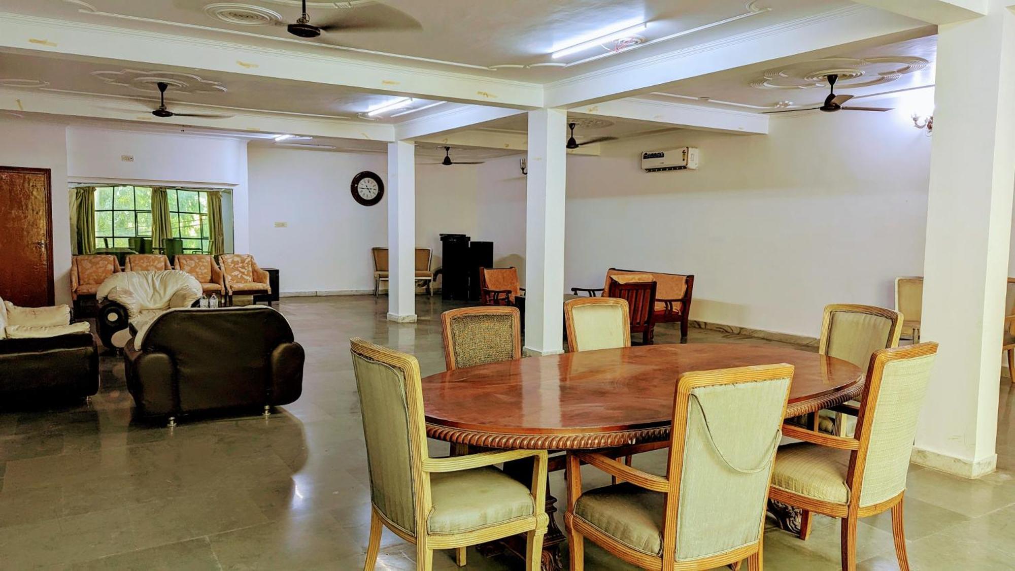Hotel Lecston @Yashobhoomi Dwarka Sector - 25 Metro Station Delhi (National Capital Territory of India) Exterior foto