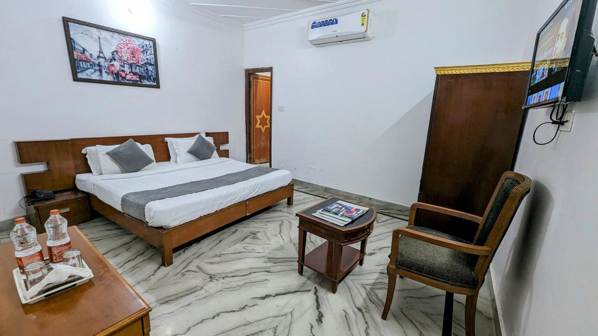 Hotel Lecston @Yashobhoomi Dwarka Sector - 25 Metro Station Delhi (National Capital Territory of India) Exterior foto