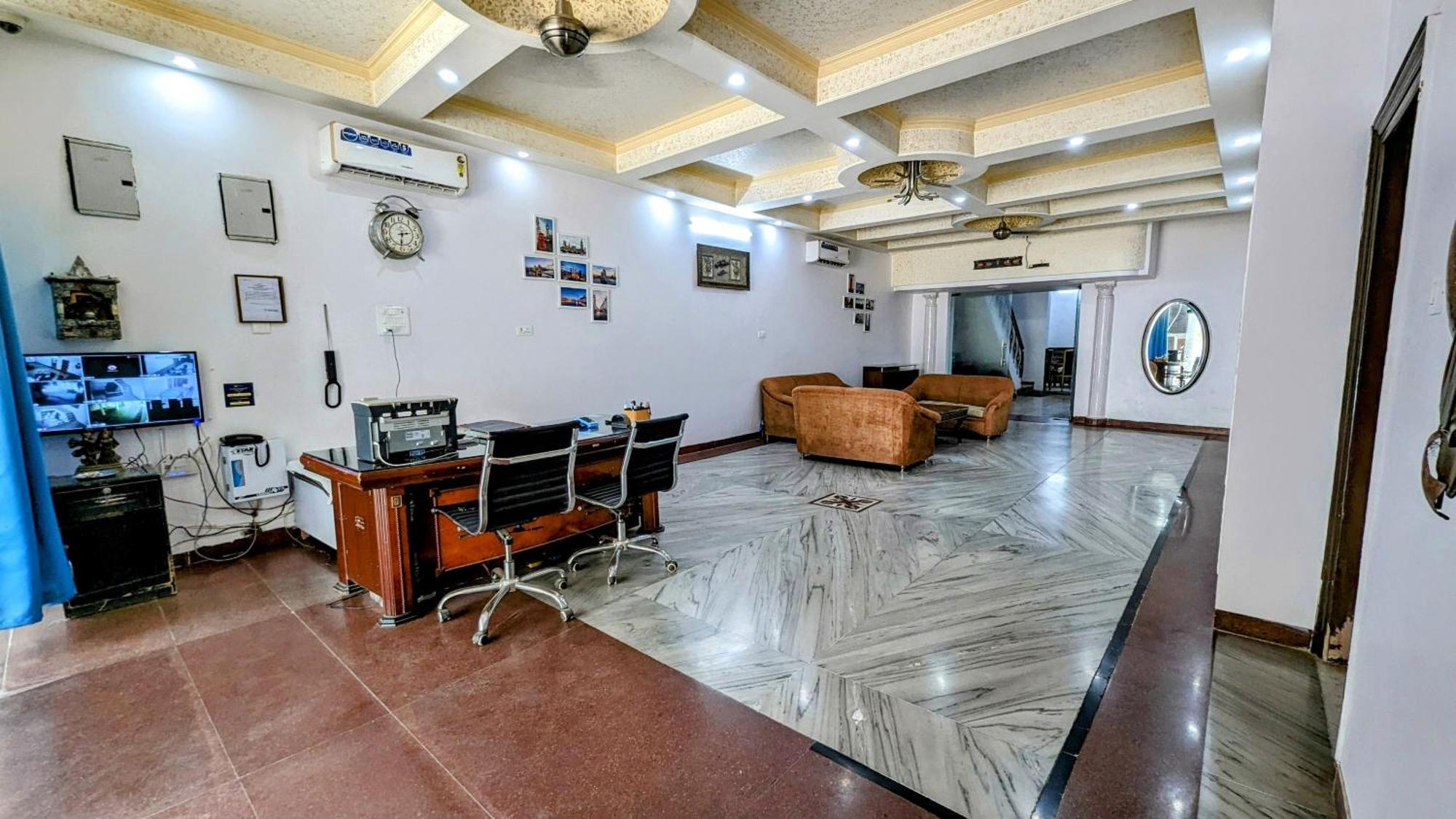 Hotel Lecston @Yashobhoomi Dwarka Sector - 25 Metro Station Delhi (National Capital Territory of India) Exterior foto