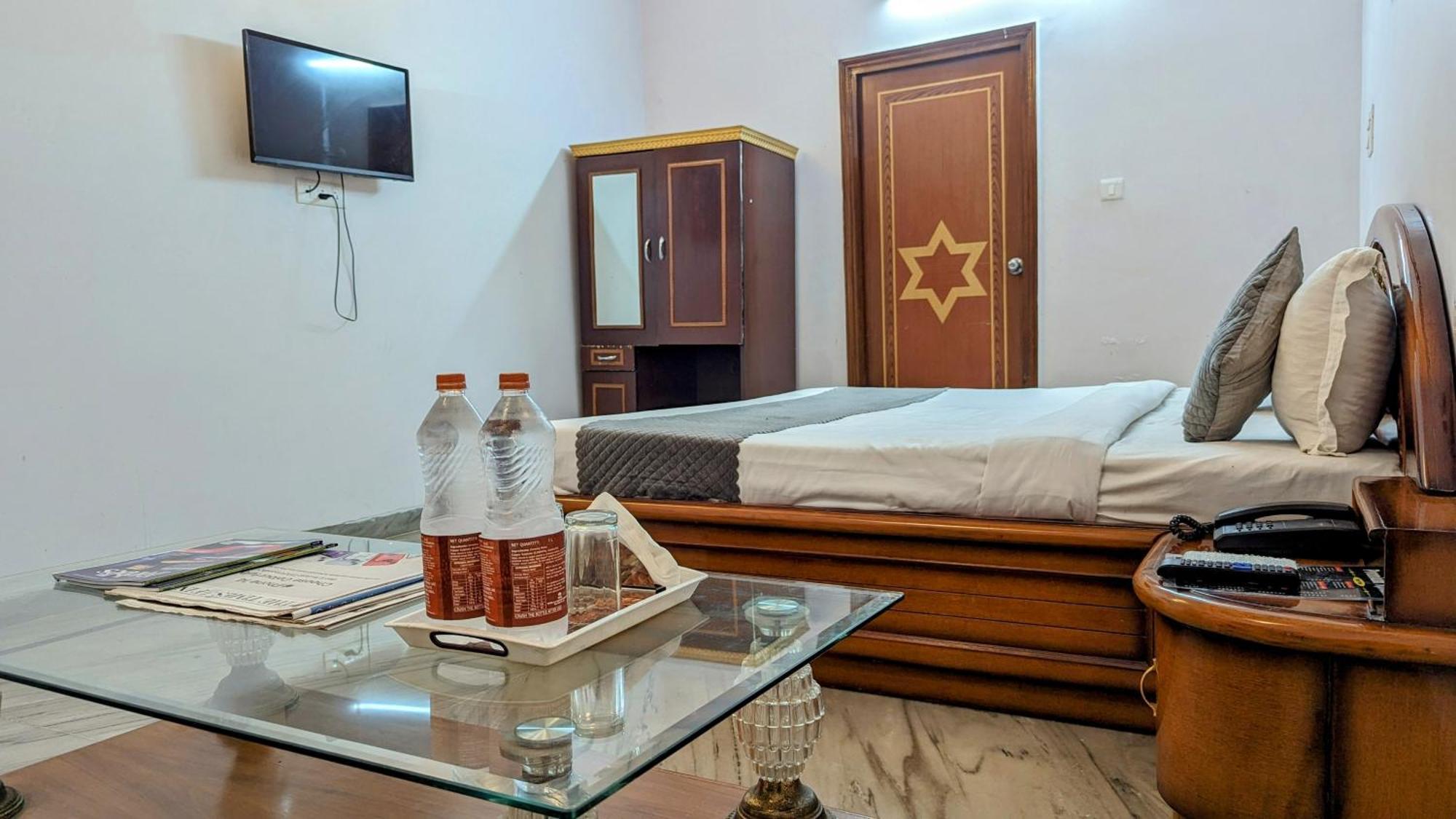 Hotel Lecston @Yashobhoomi Dwarka Sector - 25 Metro Station Delhi (National Capital Territory of India) Exterior foto
