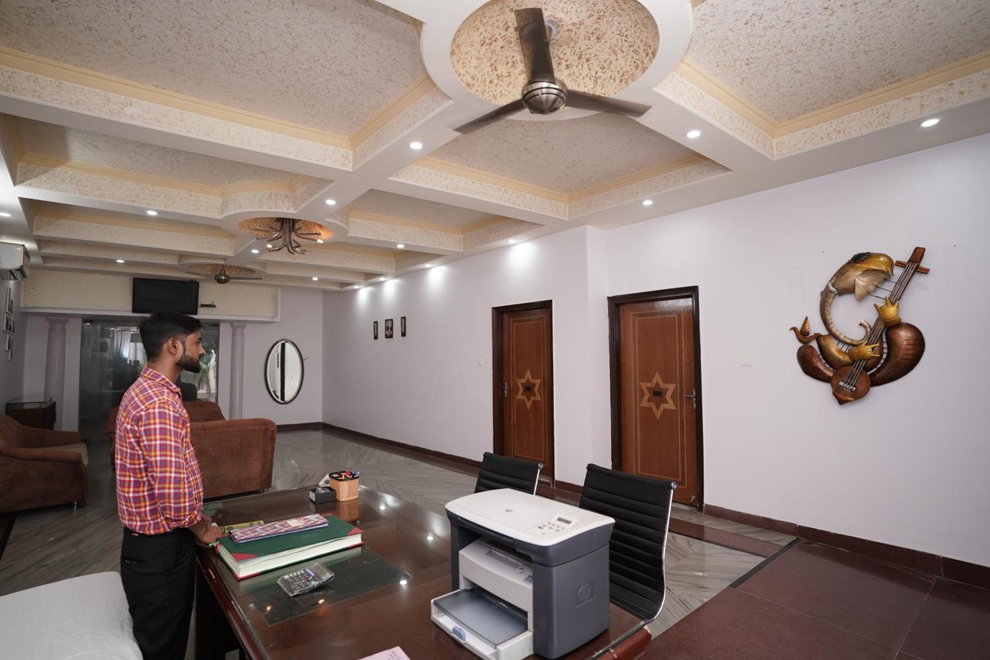 Hotel Lecston @Yashobhoomi Dwarka Sector - 25 Metro Station Delhi (National Capital Territory of India) Exterior foto
