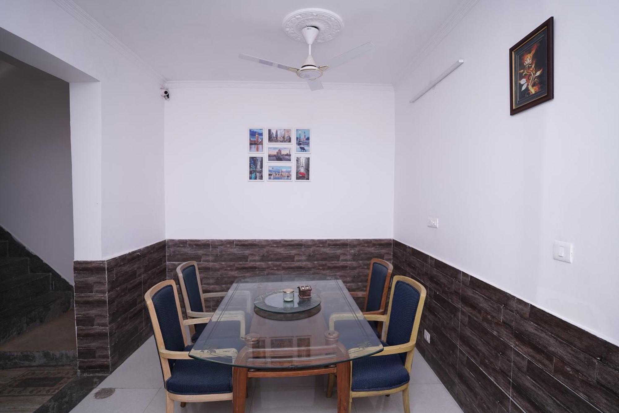 Hotel Lecston @Yashobhoomi Dwarka Sector - 25 Metro Station Delhi (National Capital Territory of India) Exterior foto