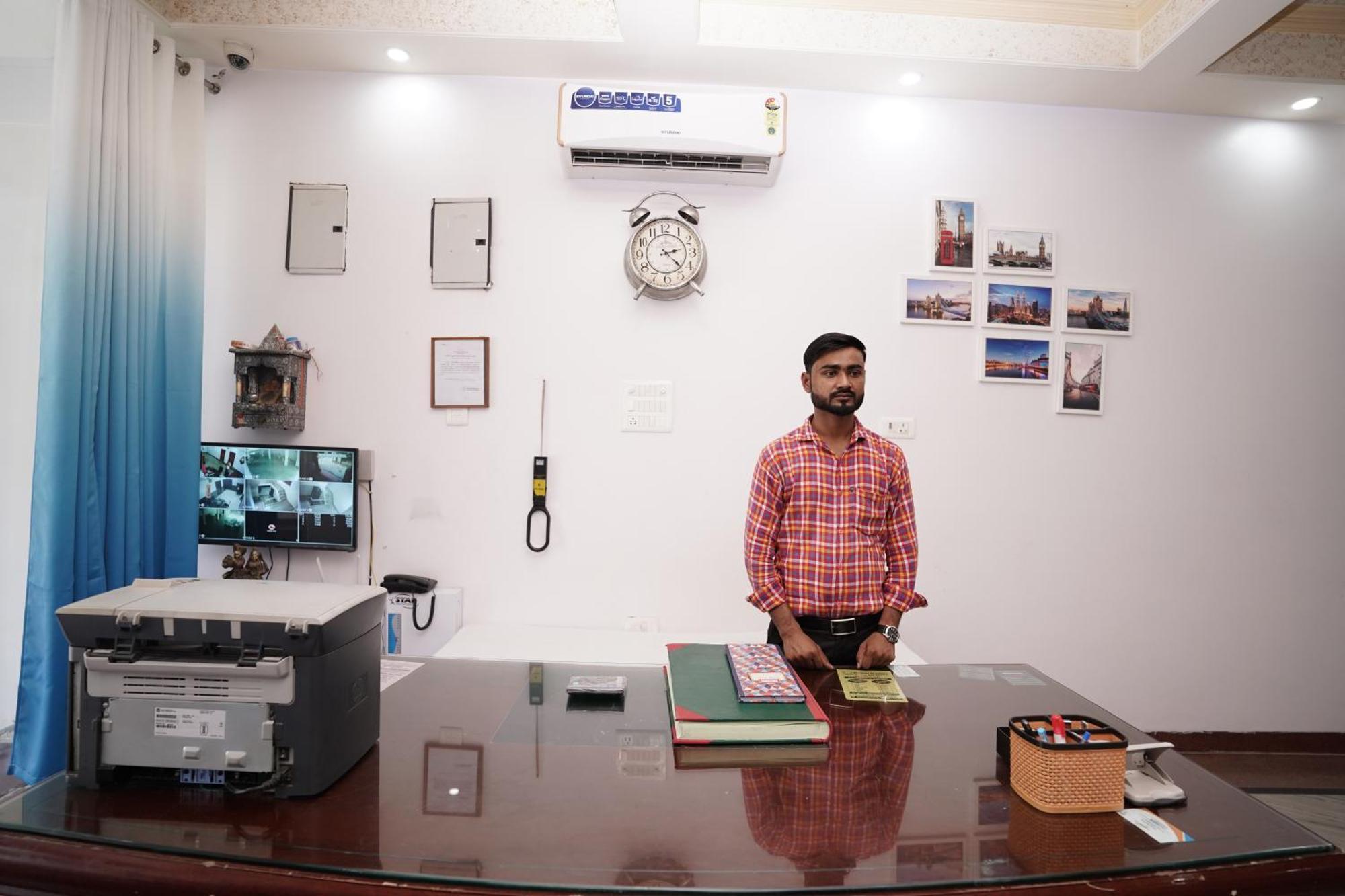 Hotel Lecston @Yashobhoomi Dwarka Sector - 25 Metro Station Delhi (National Capital Territory of India) Exterior foto