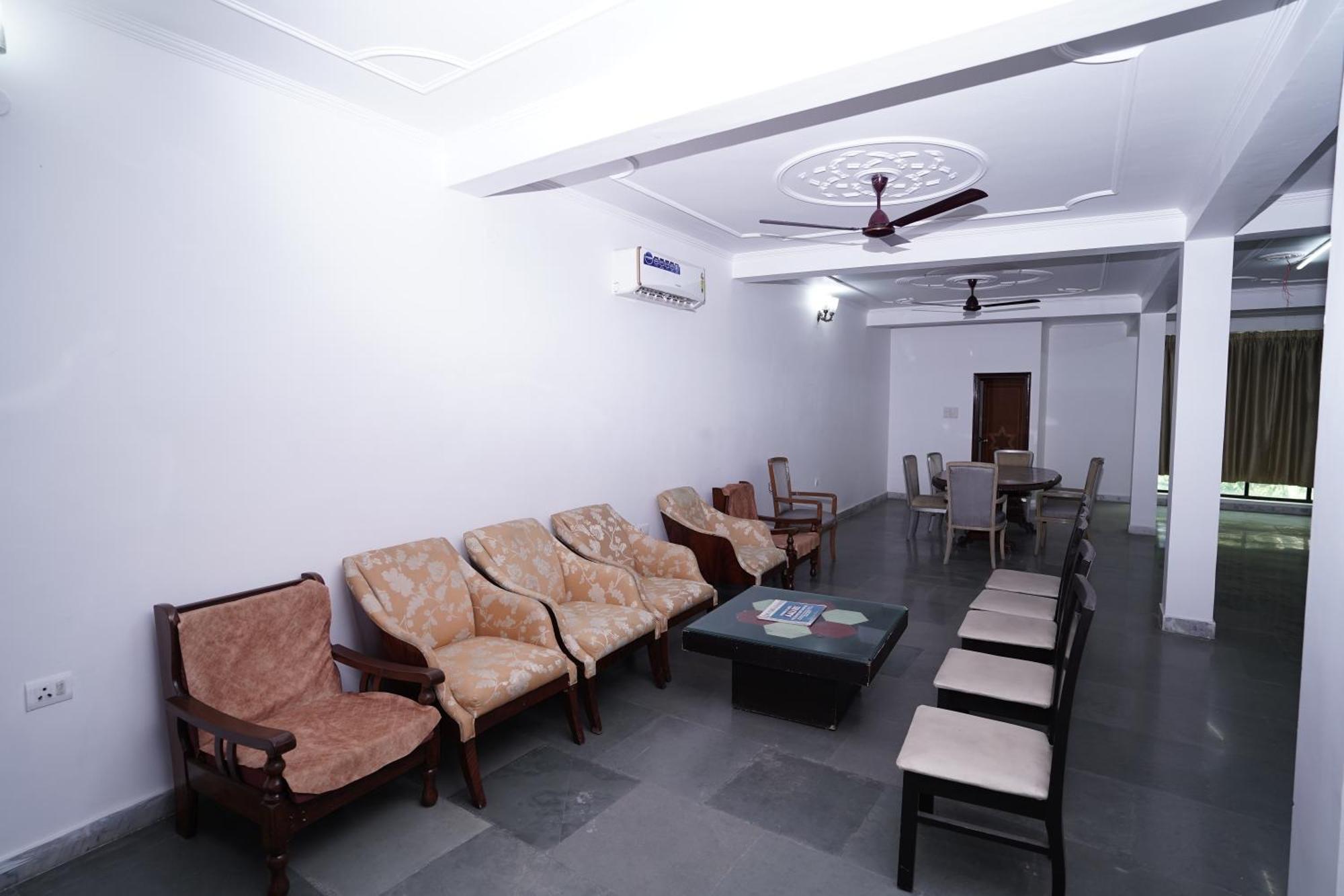 Hotel Lecston @Yashobhoomi Dwarka Sector - 25 Metro Station Delhi (National Capital Territory of India) Exterior foto