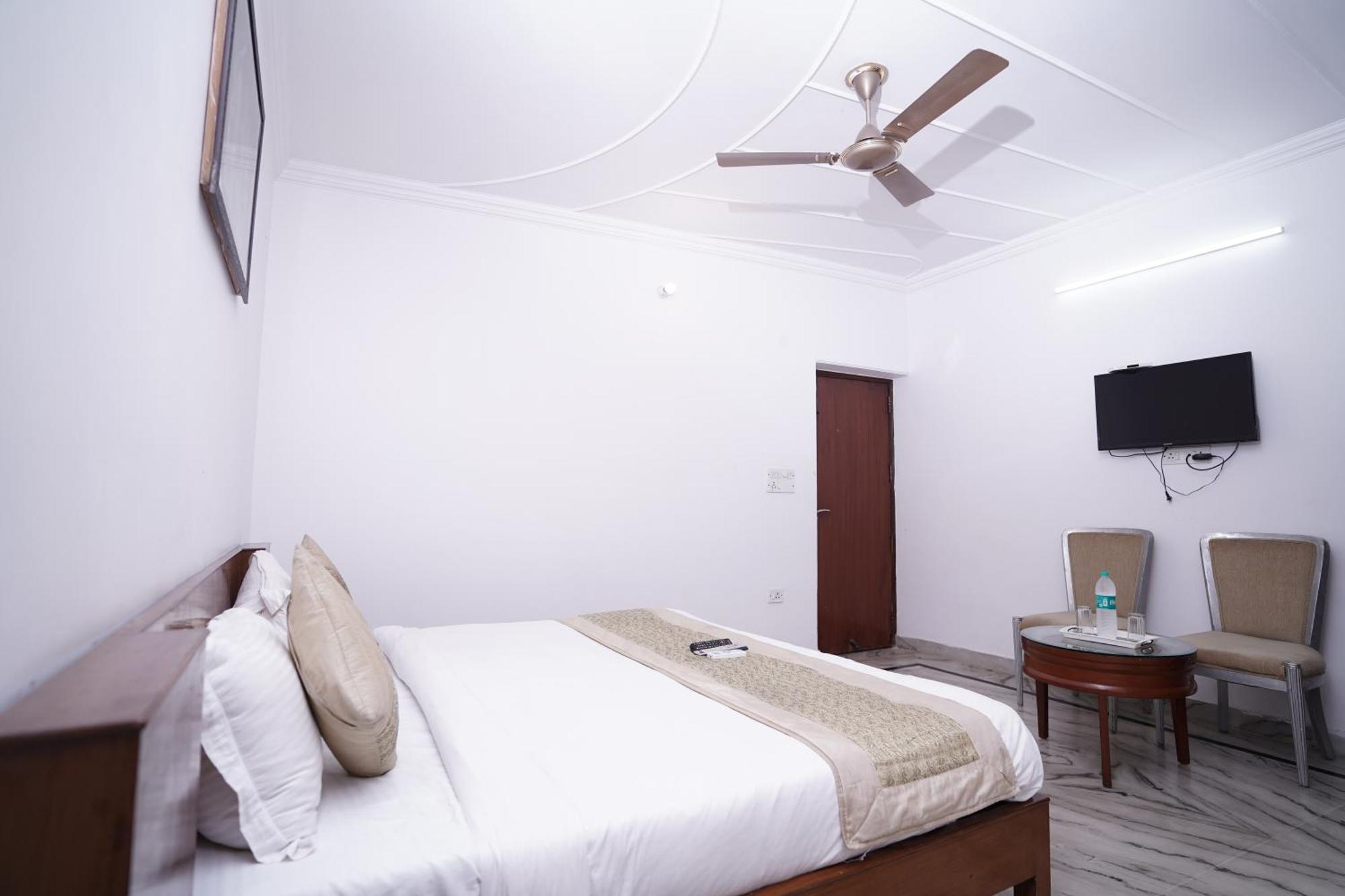 Hotel Lecston @Yashobhoomi Dwarka Sector - 25 Metro Station Delhi (National Capital Territory of India) Exterior foto